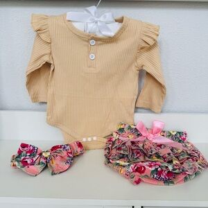 Cute 3-6 months outfit Brand New 3 pieces Included